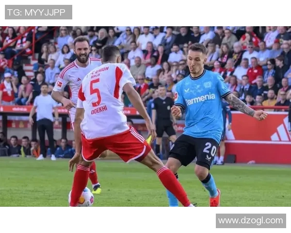 奥格斯堡客场战平法兰克福，稳固积分榜位置