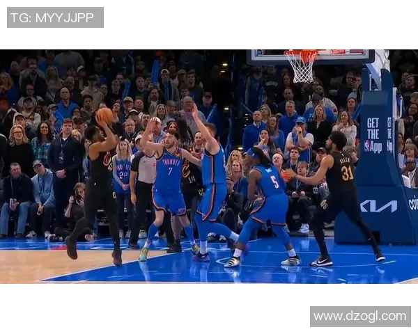 米切尔变身表现势不可挡,爵士卫冕赛首胜马刺 米切尔变身表现势不可挡,爵士卫冕赛首胜马刺